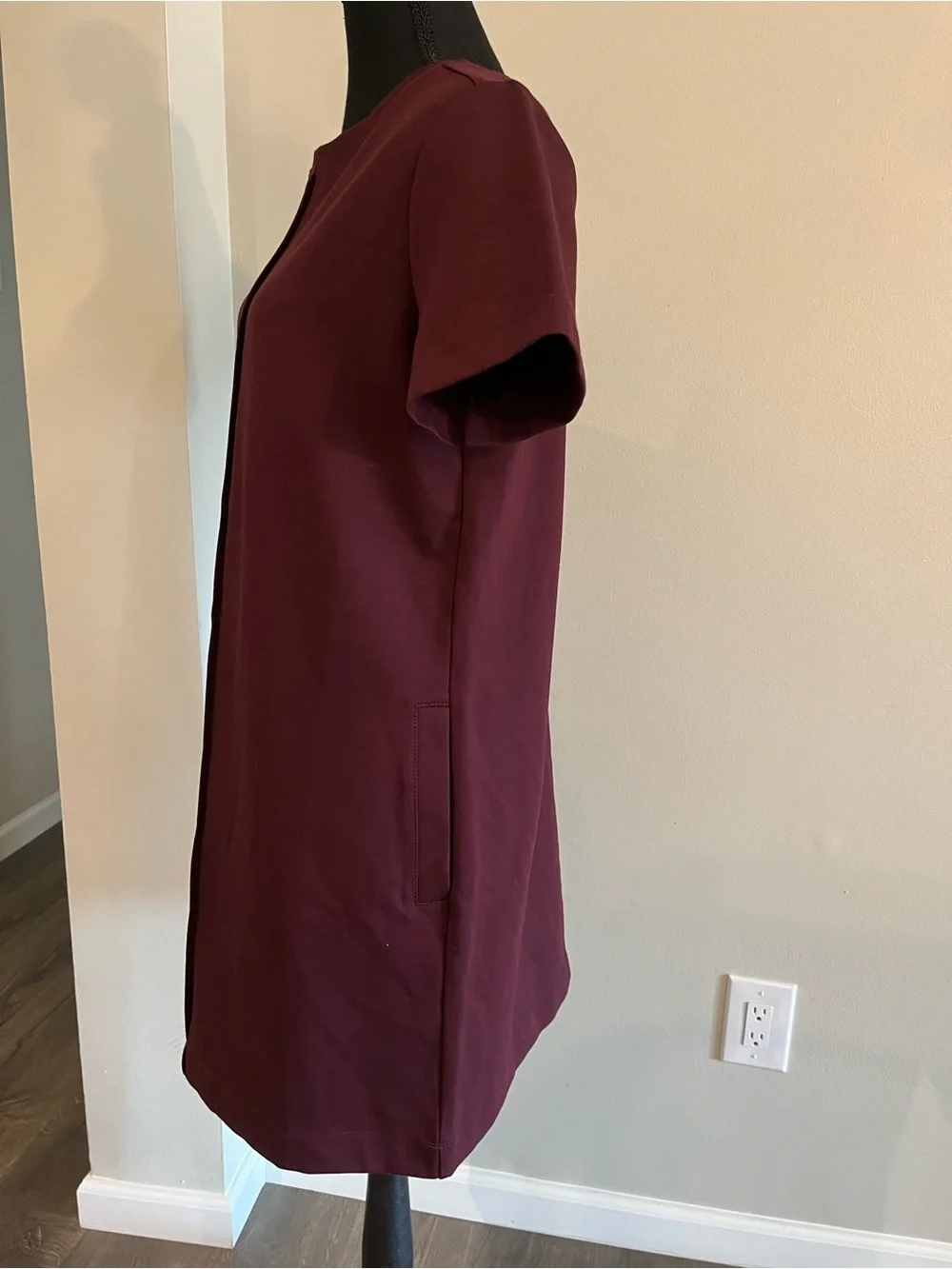 LOFT Burgundy Shift Dress Sz S NWOT⭐️